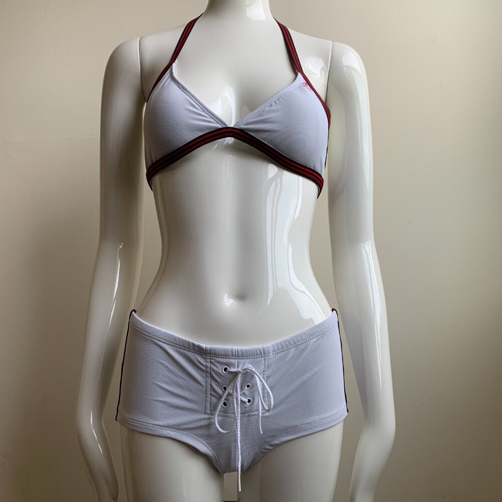 BLUE CRUSH era Vintage RARE Billabong boy leg short white jersey sport bi…